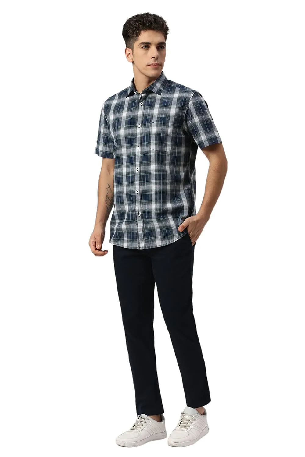 Slim Fit Cotton Fil-a-Fil Checks Halfsleeves Shirt